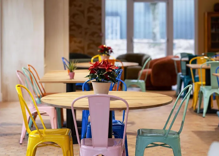 greet Hotel Chatellerault