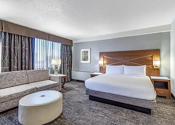 Doubletree By Hilton Milwaukee Downtown