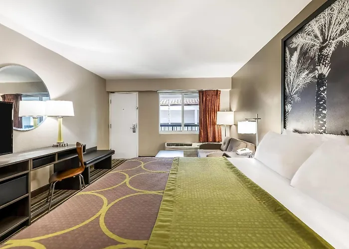 Super 8 By Wyndham Riviera Beach West Palm Beach