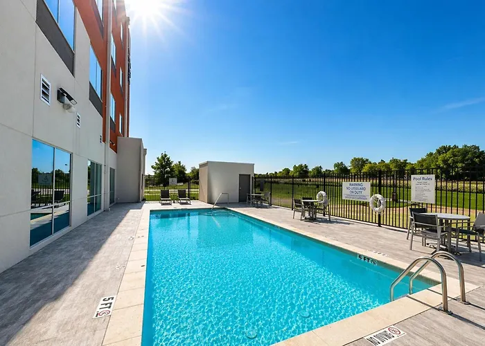 Holiday Inn Express & Suites Lindale - Tyler By Ihg