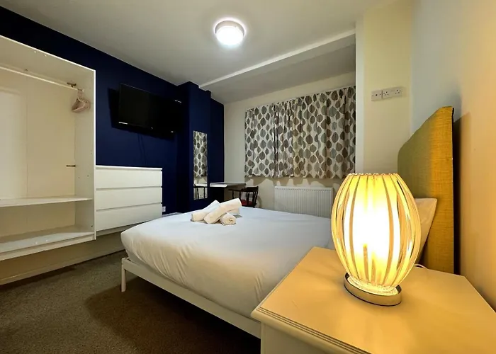 Crofton House Hotel