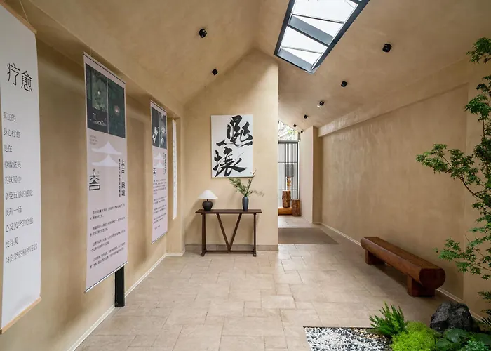 Terra Art Zen Hotel With Rooftop Zen Garden, Veggie Dining,Pick-Up Service,English Speaking,Free Laundry
