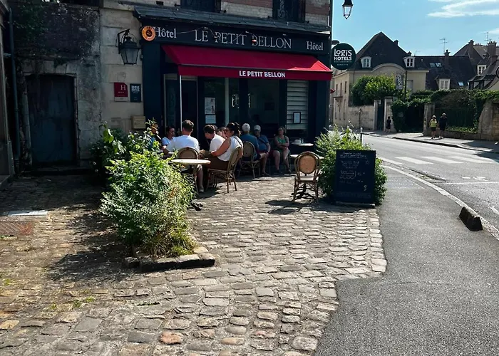 Logis Hotel - Le Petit Bellon