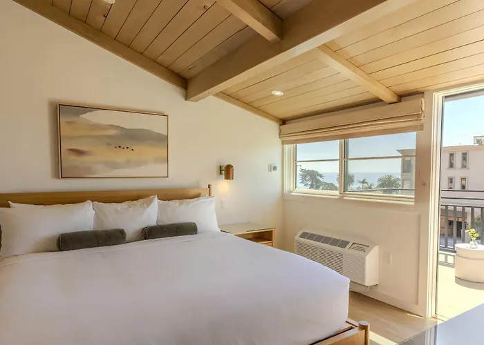 Woods Cove Inn
