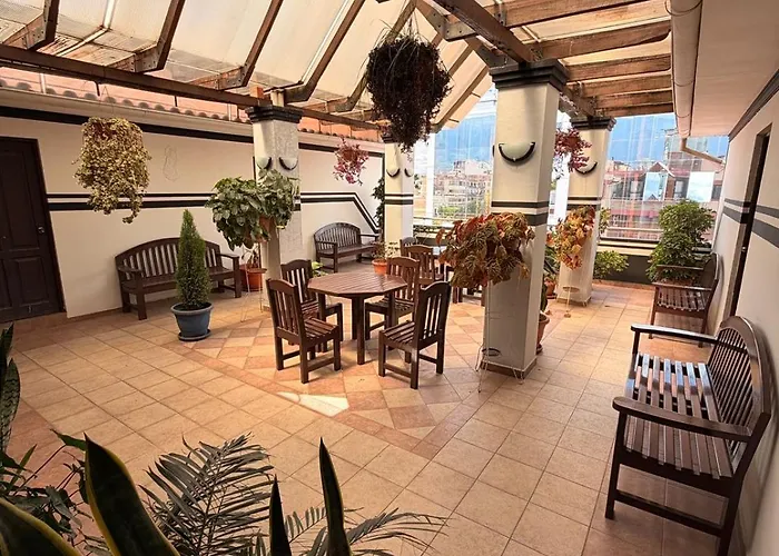 City Hotel
