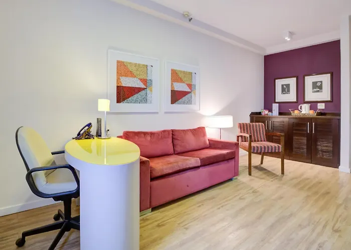 Quality Suites Alphaville
