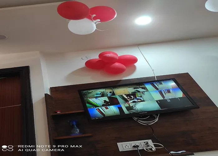 Hotel O V S