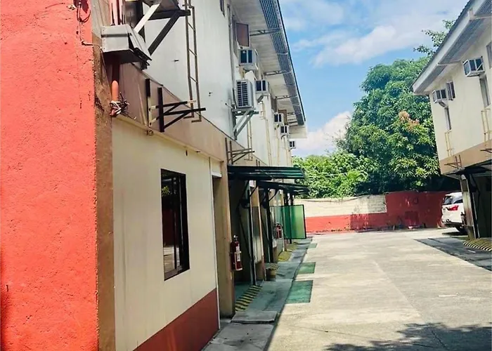 Oyo 1026 Evita Hotel Bacoor