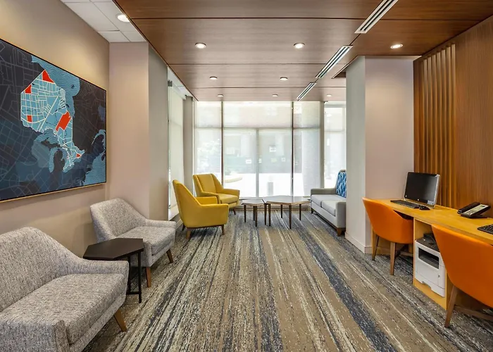 Holiday Inn Express Toronto Downtown By Ihg