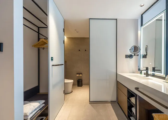 Atour Hotel Nantong Longxin Plaza