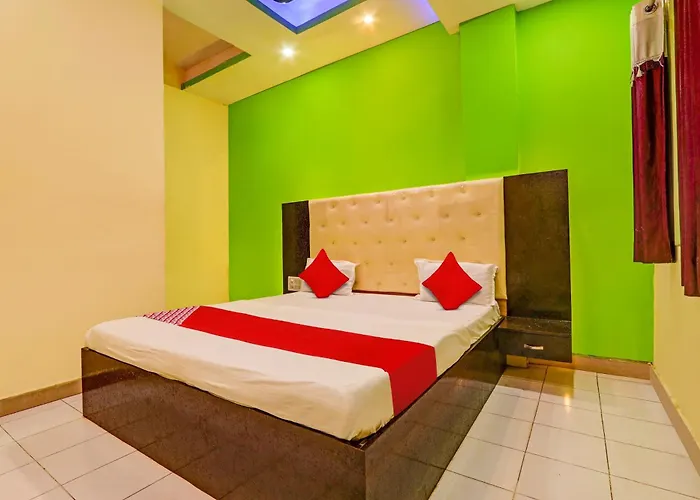 Oyo Flagship Hotel Samruddhi Lodge