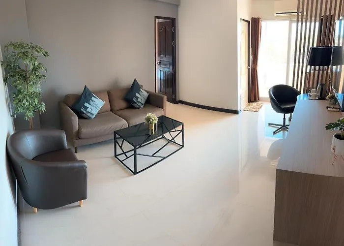 Home Place Lopburi Hotel