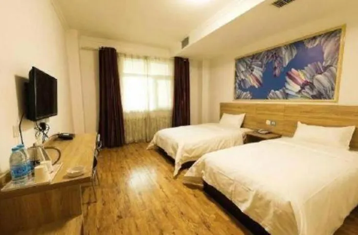 Pai Hotel-Hami Yingbin Avenue Airport
