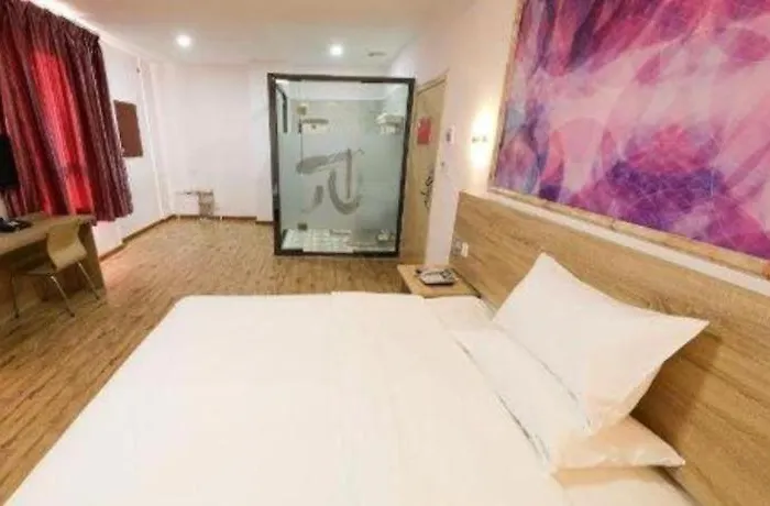 Pai Hotel-Hami Yingbin Avenue Airport