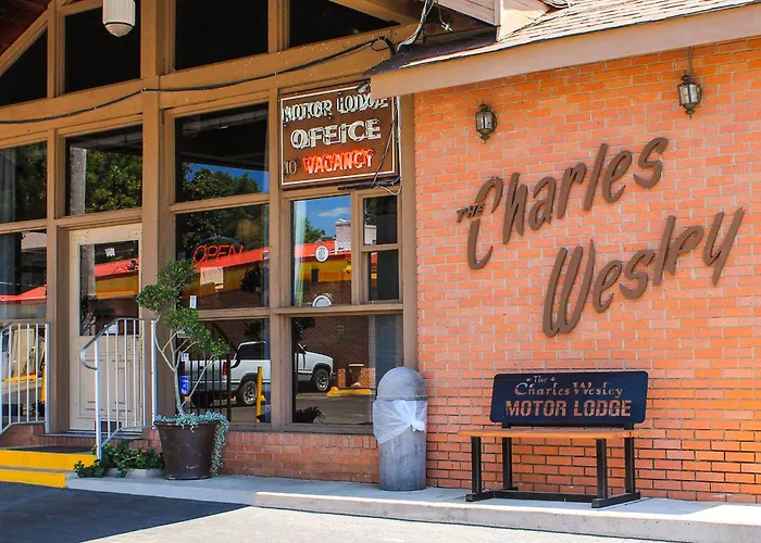 Charles Wesley Motor Lodge Downtown Broken Bow- Hochatown