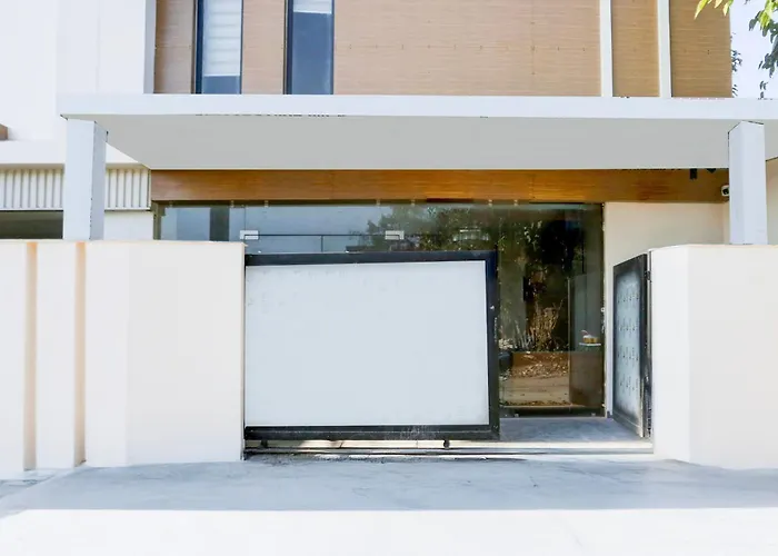Super Townhouse Isbt Dehradun