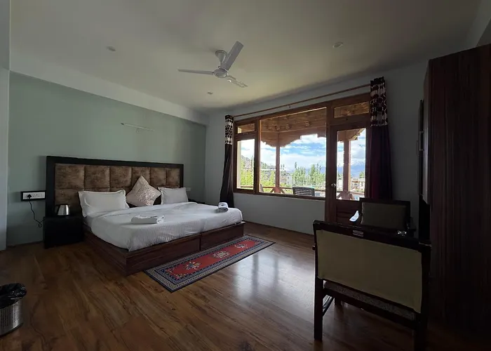 Mandalchan Hotel