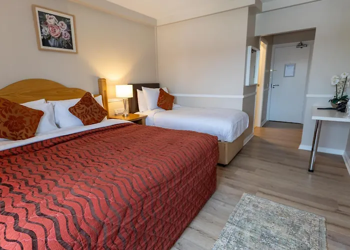 Tigh Mary Donals Bar & Rooms At Whitegates