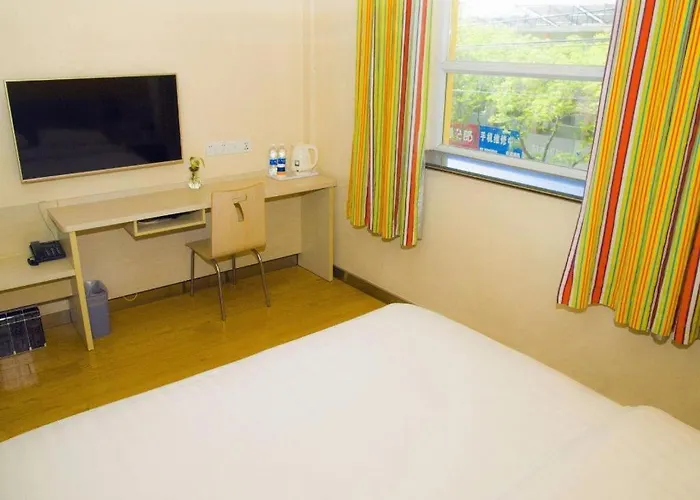 7 Days Inn Zhangye Gaotai County Central Square