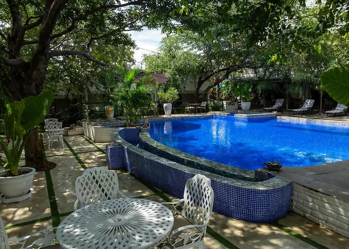 Kasambabezi Lodge