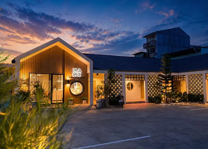 Mani Ranong Hotel