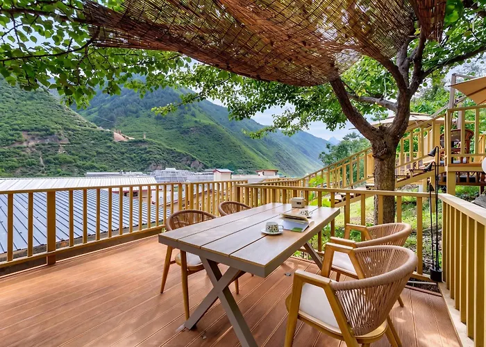 Jiuzhaigou Southern Hill Retreat B&B