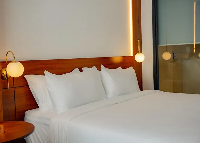 The Scenic Hotel