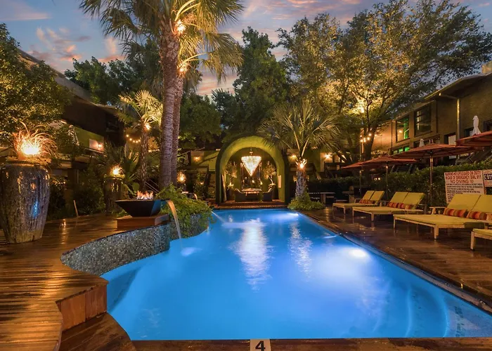 Tropical Spacious Loft W Pool & Sauna Oasis