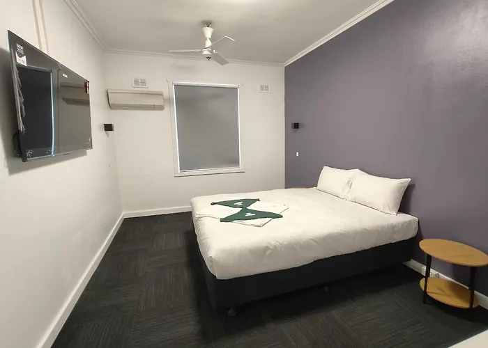 Tintinara Hotel