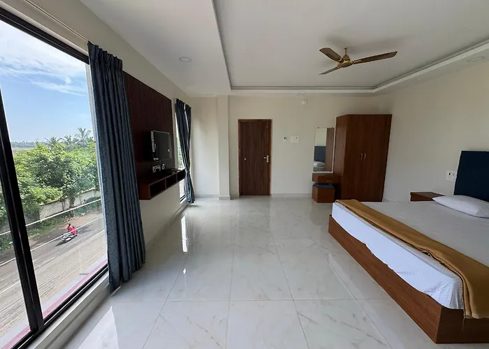 Aish Imperial Inn