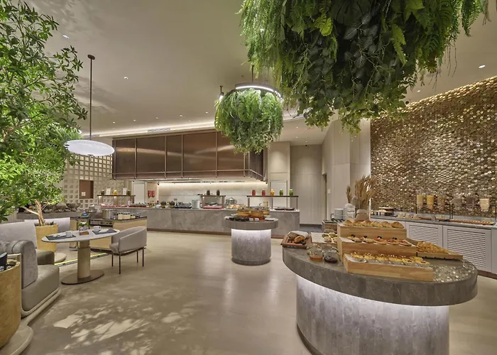 The Reserve Hotel Luoyang, Curio Collection By Hilton