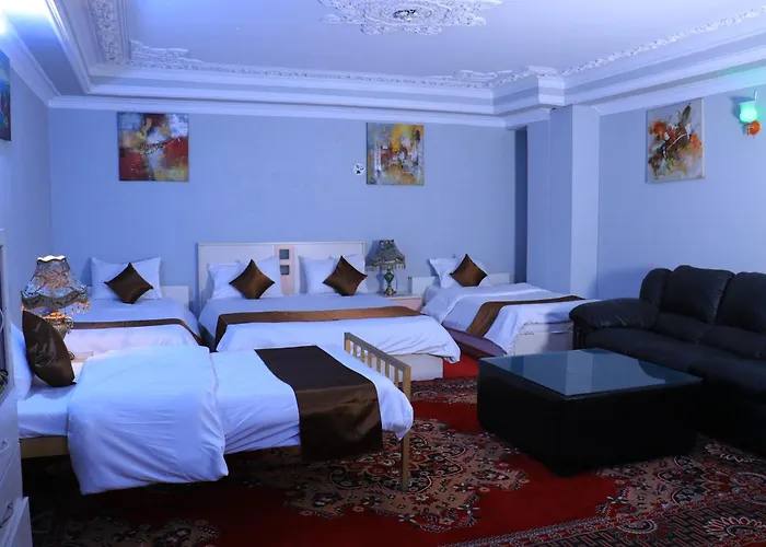 Roshan Plaza Hotel
