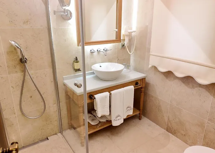 Shamas Hotel