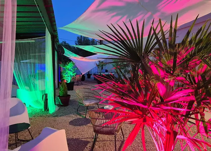 Les Logis du Port Suites&Spa - Port Canal Montauban
