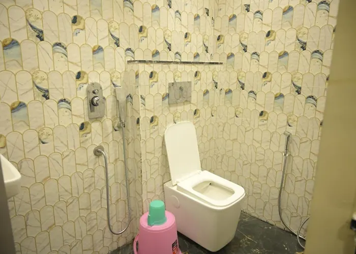 Hotel Nemiresidency