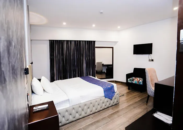 Hotel Crown Park Ltd