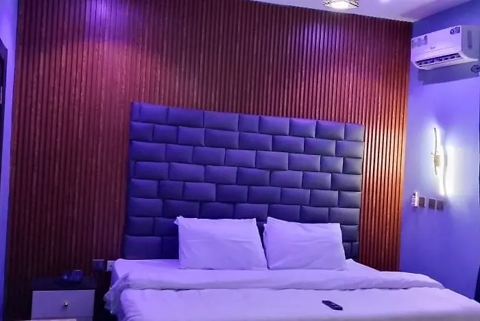 Transvent Hotel And Suites