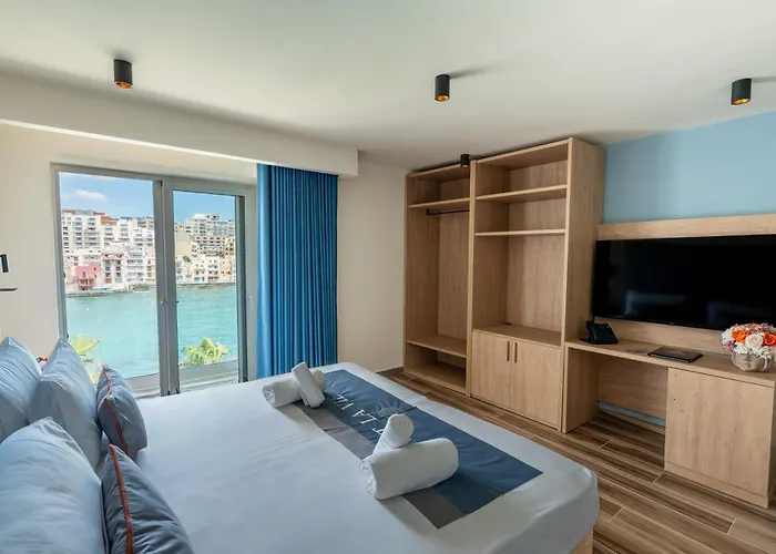 C'Est La Vie Hotel Marsascala