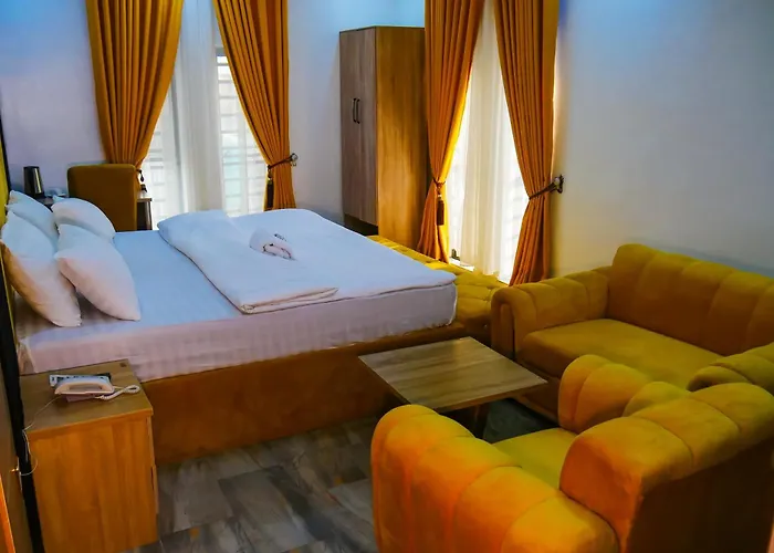 Joebrown Palace Hotel & Suite