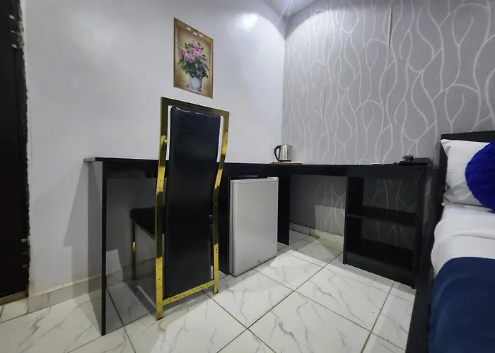 De Prominent Hotel & Suites