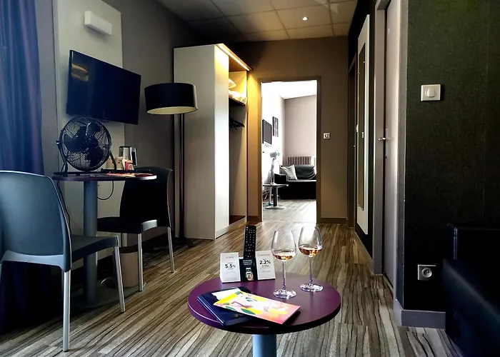 Logis Hotel-Restaurant Le Fontarabie