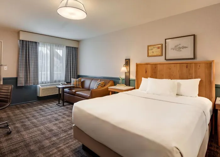 Ayres Lodge Alpine