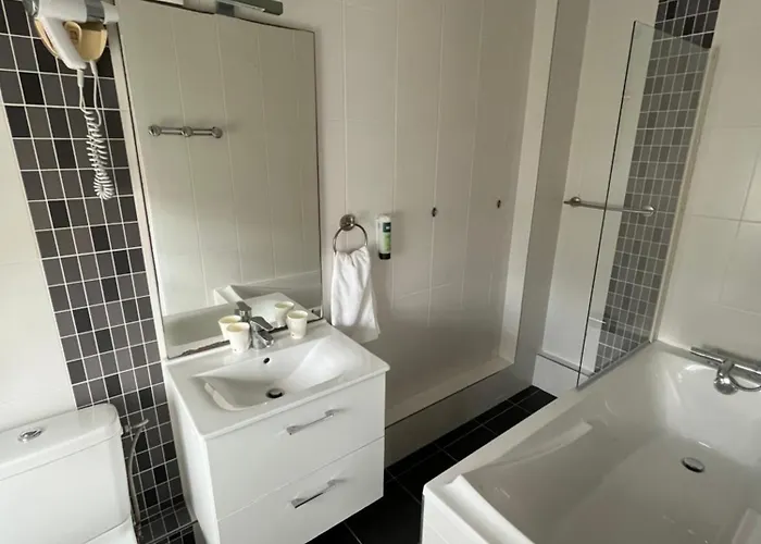 Logis Hotel Restaurant Le Clos Normand