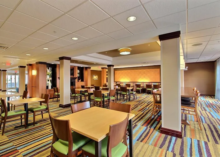 Fairfield Inn & Suites By Marriott Milwaukee Airport