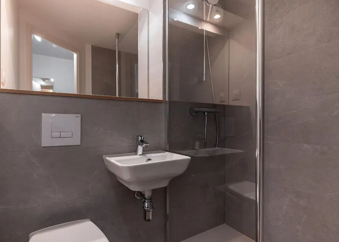 The Originals Access, Hotel Bordeaux Lac