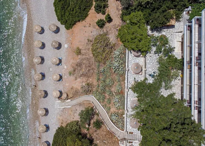 Cokkinis Hotel