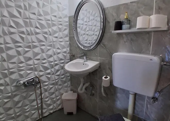 Smaragdi Studios And Rooms