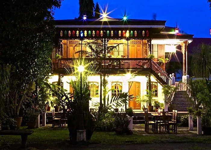 Sulyap Bed & Breakfast - Casa De Alitagtag Boutique Hotel