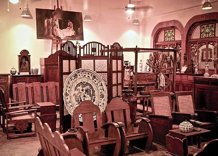 Sulyap Bed & Breakfast - Casa De Alitagtag Boutique Hotel