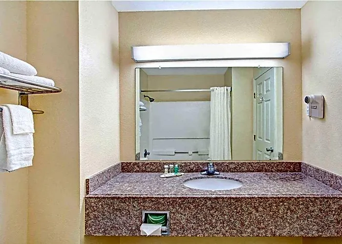 Super 8 By Wyndham Forrest City